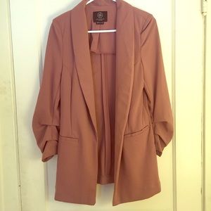 Open front, hip-length Blazer